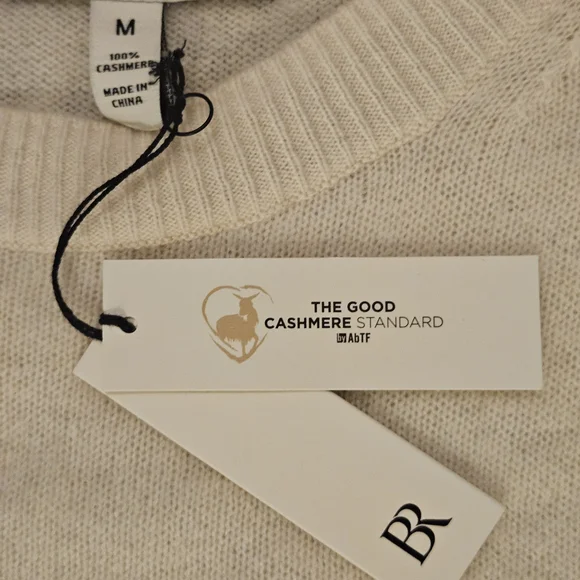 NWT Pristine Banana Republic Soft Cream 100% Cashmere Sweater- Size M - Picture 5 of 10